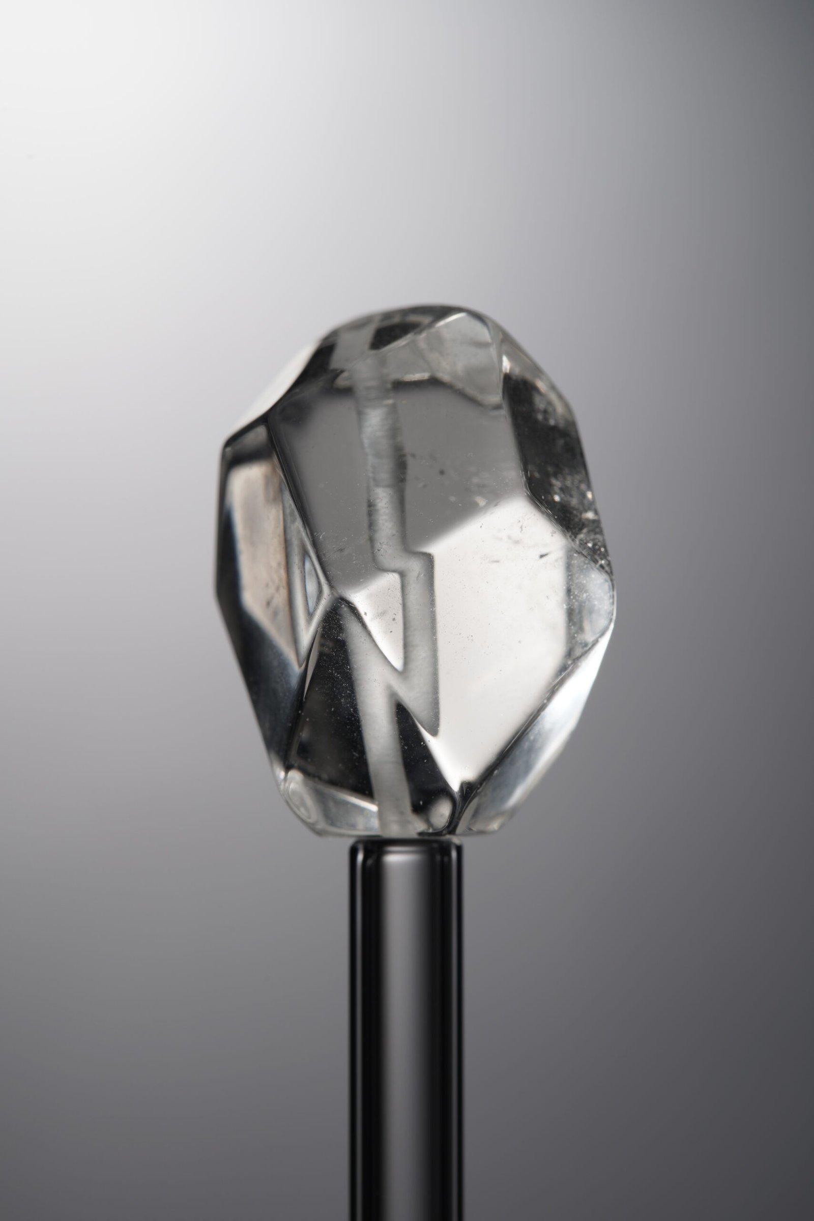 D6-541 (4) Crystal-White-Square Freeform-23mm - Image 1