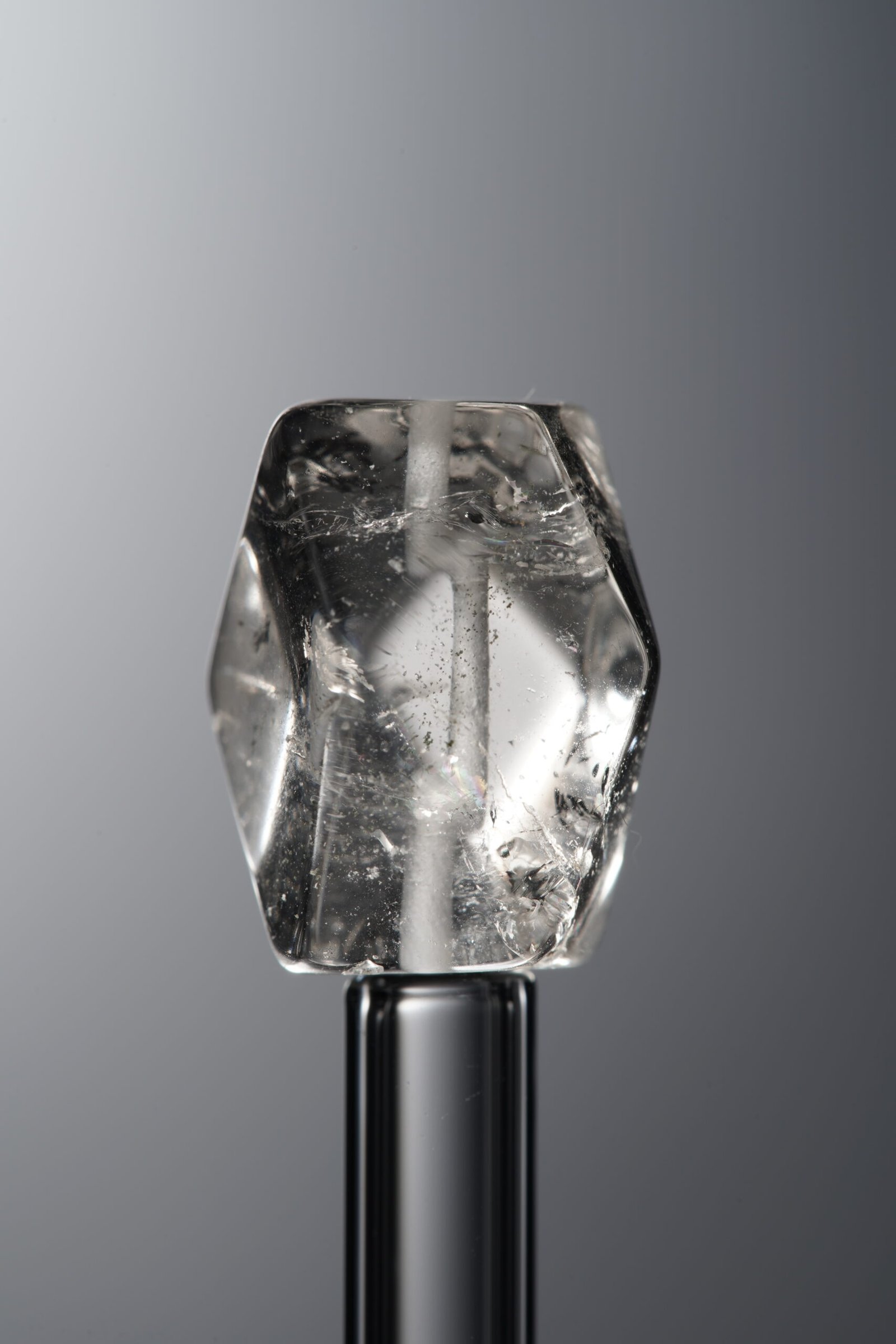 D6-67 (2) Crystal-White-Long Freeform-15mm - Image 1