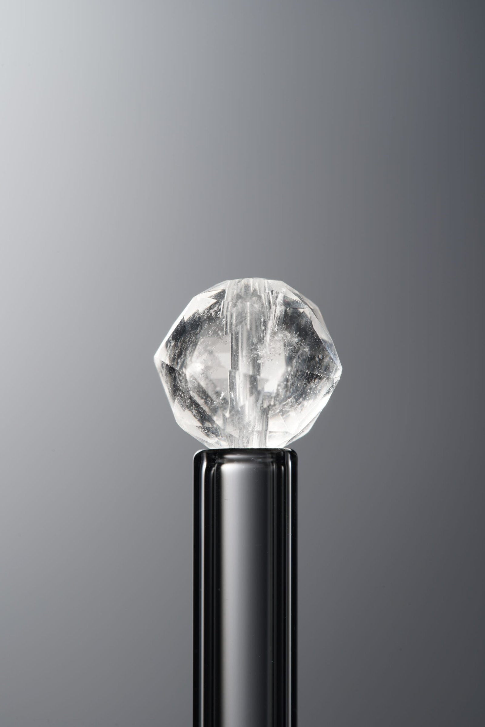 D7-12 (3) Crystal-White-Diamond-cut Bead-8mm - Image 1