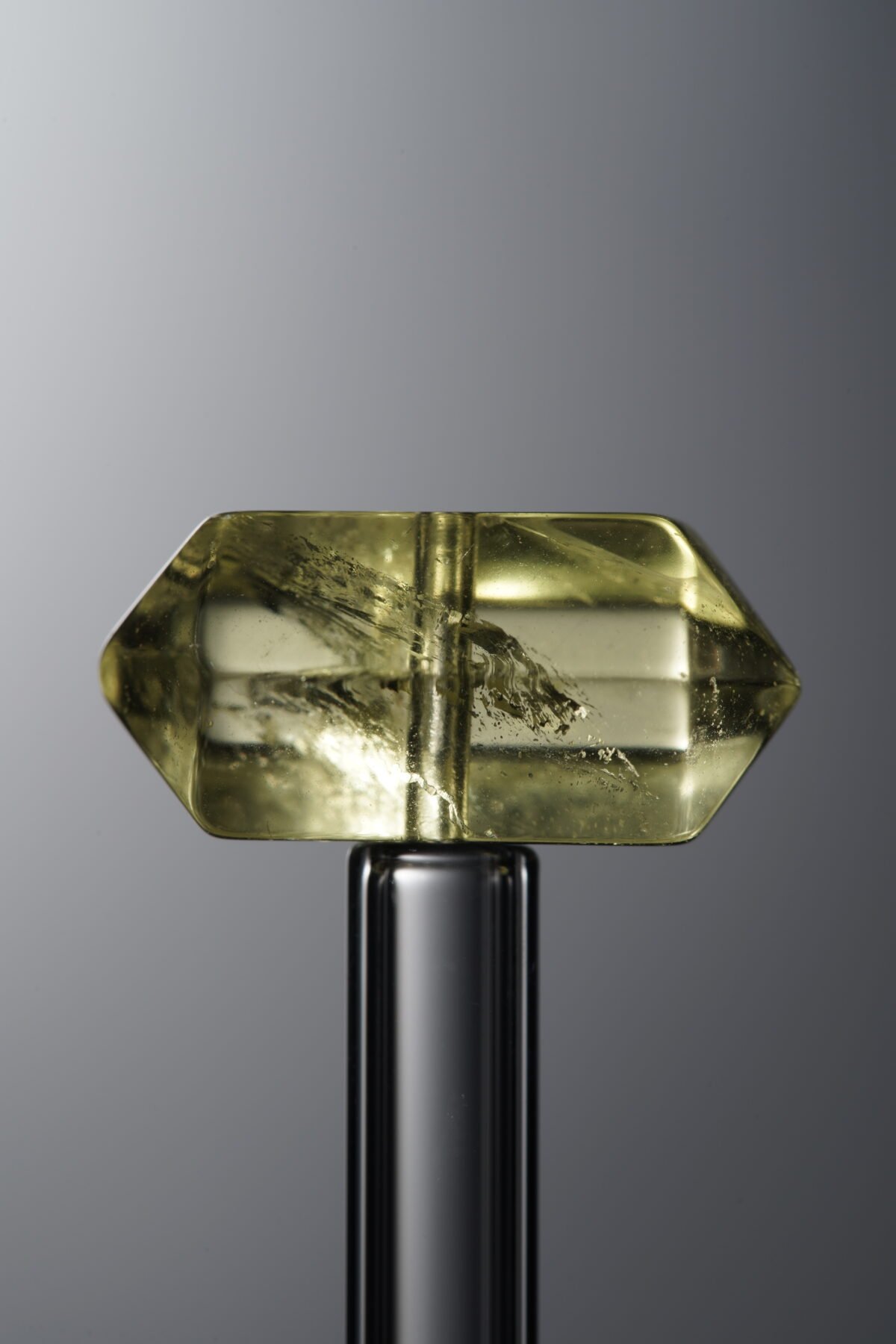 Crystal-Yellow-Double-point Rectangle Block-18mm - Image 1