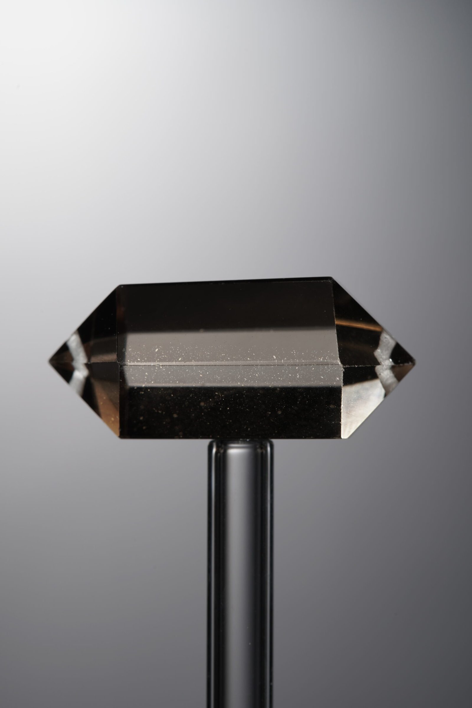 D7-321 (1) Crystal-Brown-Double-point Rectangle Block-28mm - Image 1