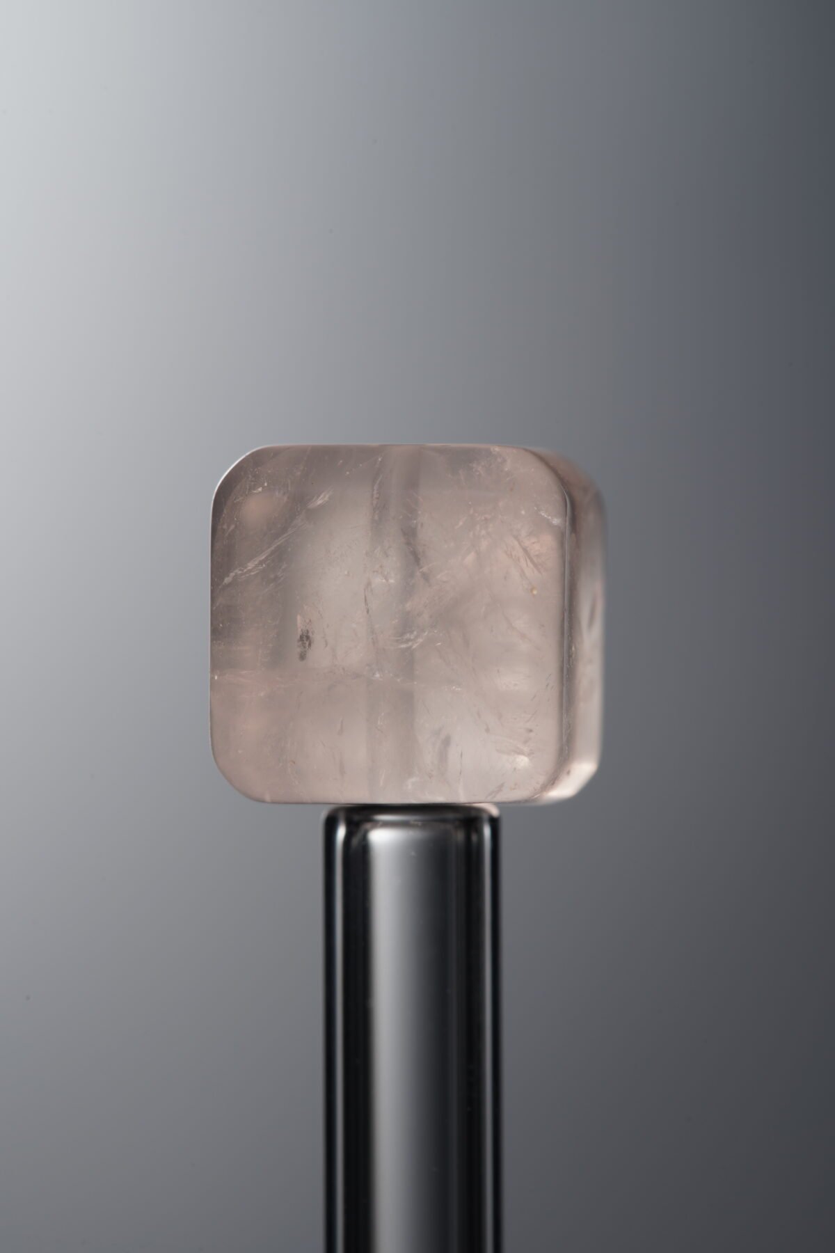 D7-52 (3) Crystal-Pink-Cube-10mm - Image 1