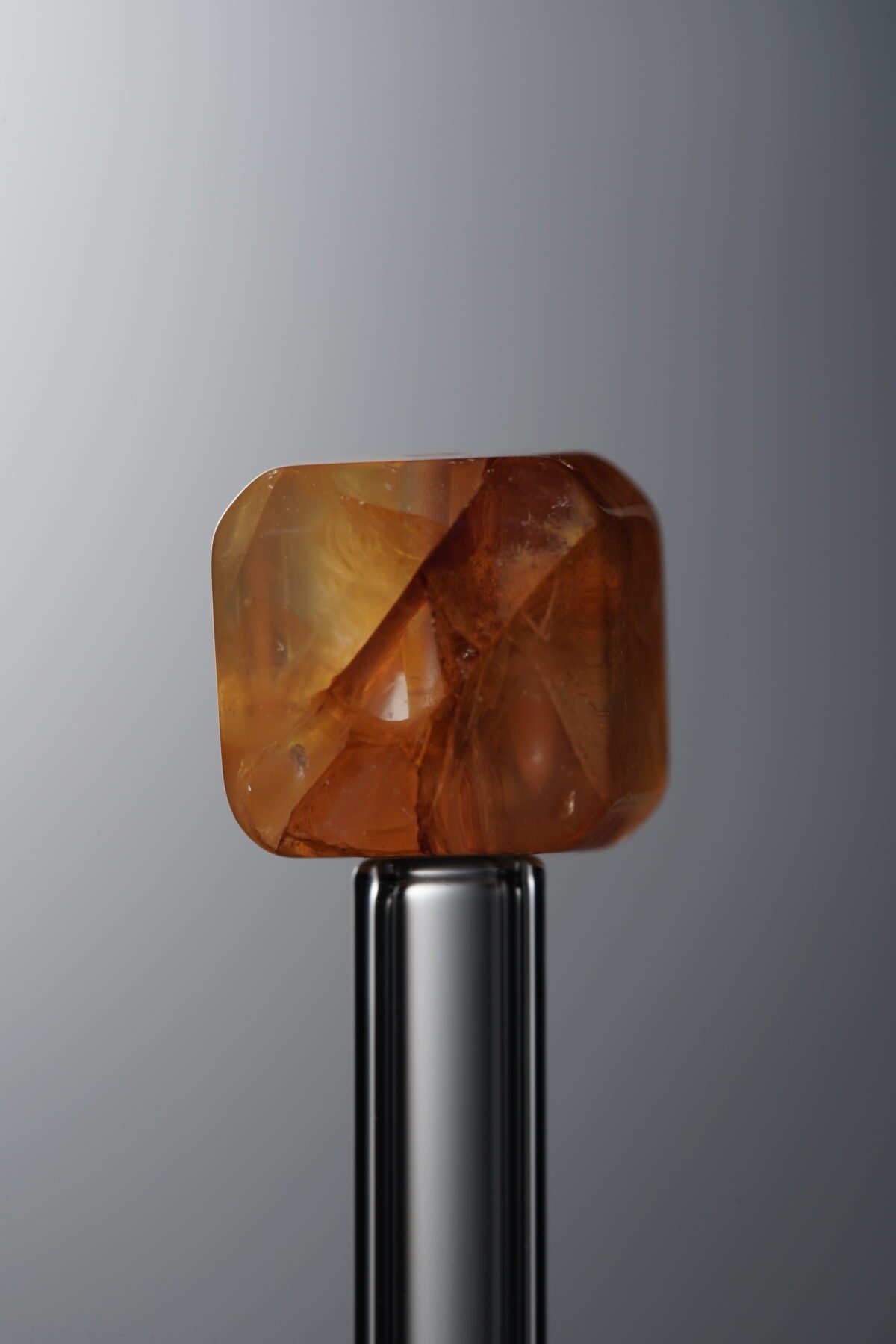 Crystal-Yellow-Cube-10mm - Image 3