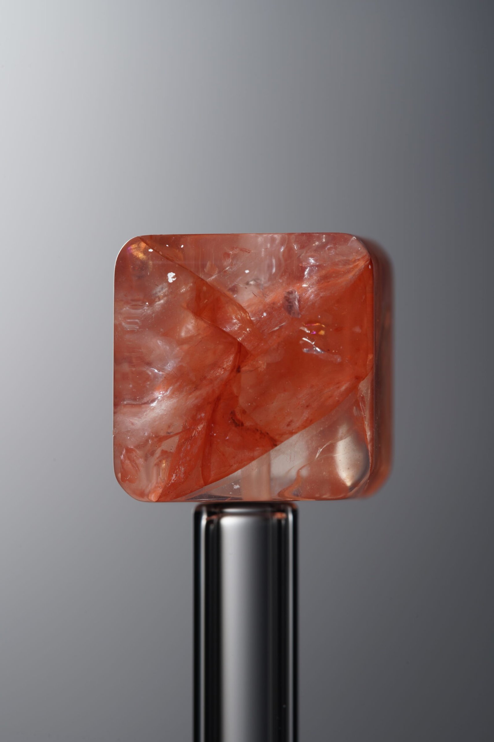 D7-641 (1) Crystal-Red-Cube-12mm - Image 1