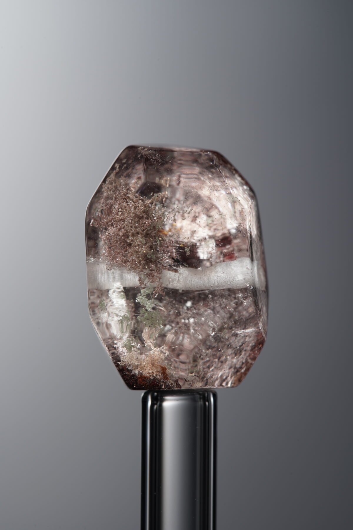 Crystal-Red-Freeform-16mm - Image 1