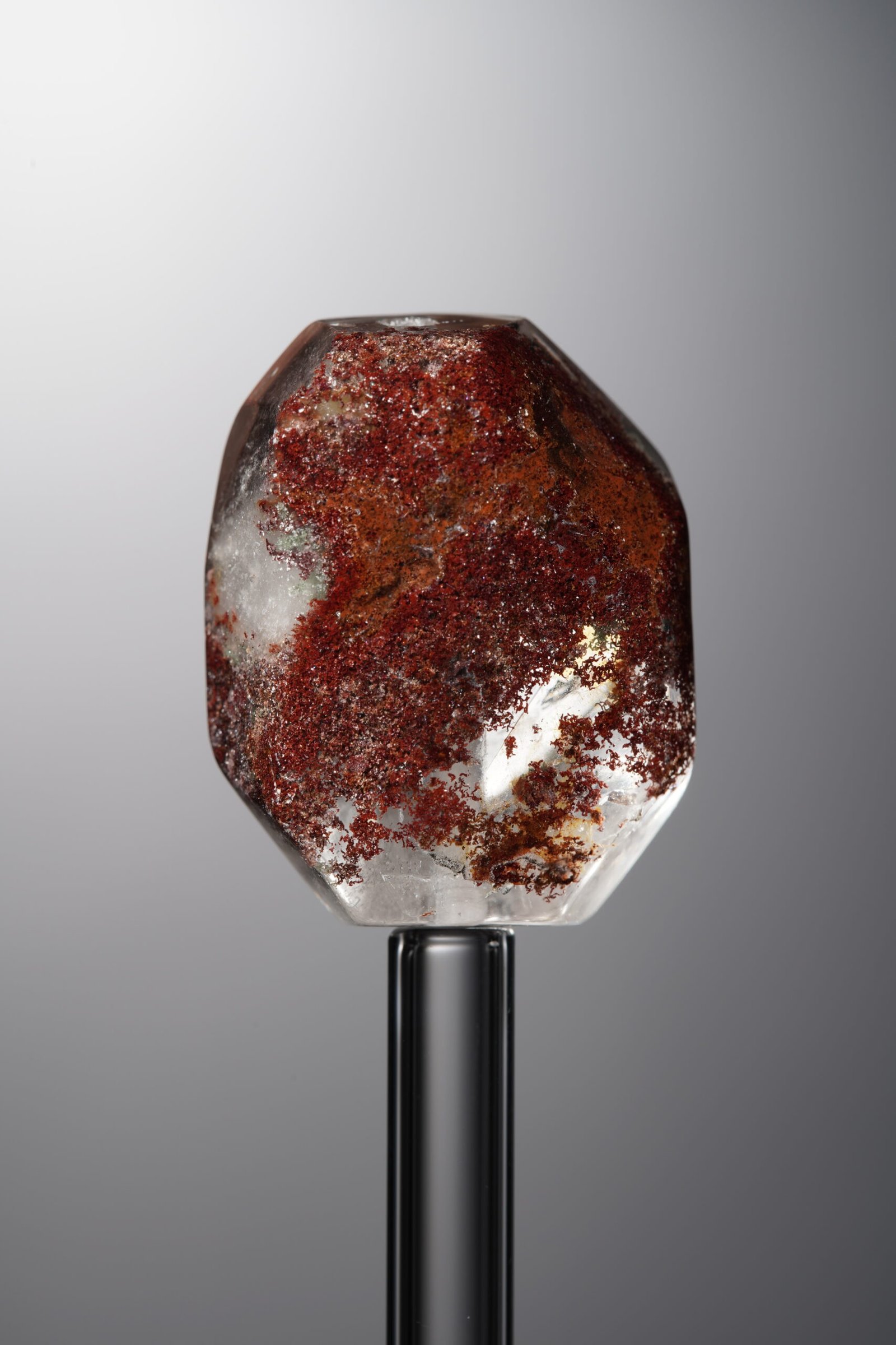 D8-271 (2) Crystal-Red-Freeform-24mm - Image 1