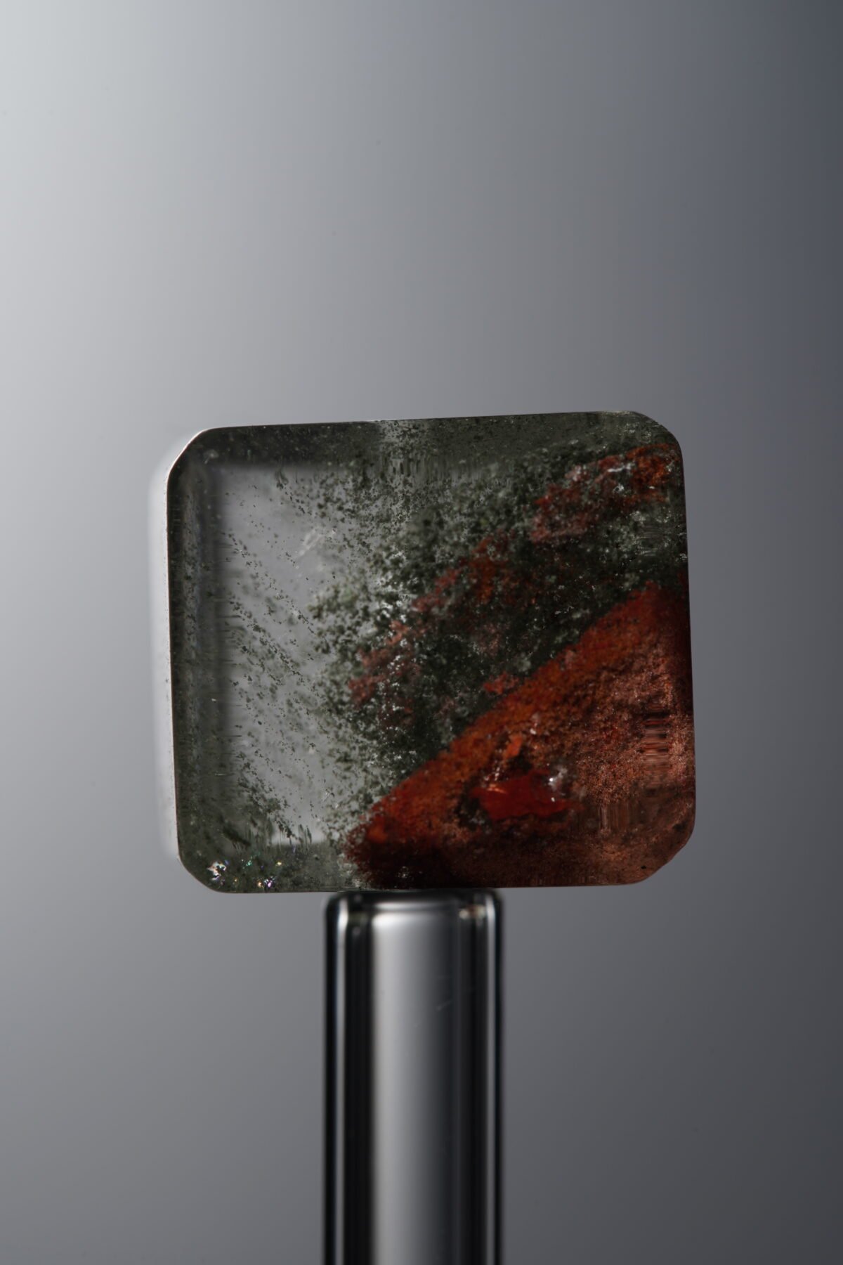 Crystal-Red&Green-Cube-14mm - Image 3