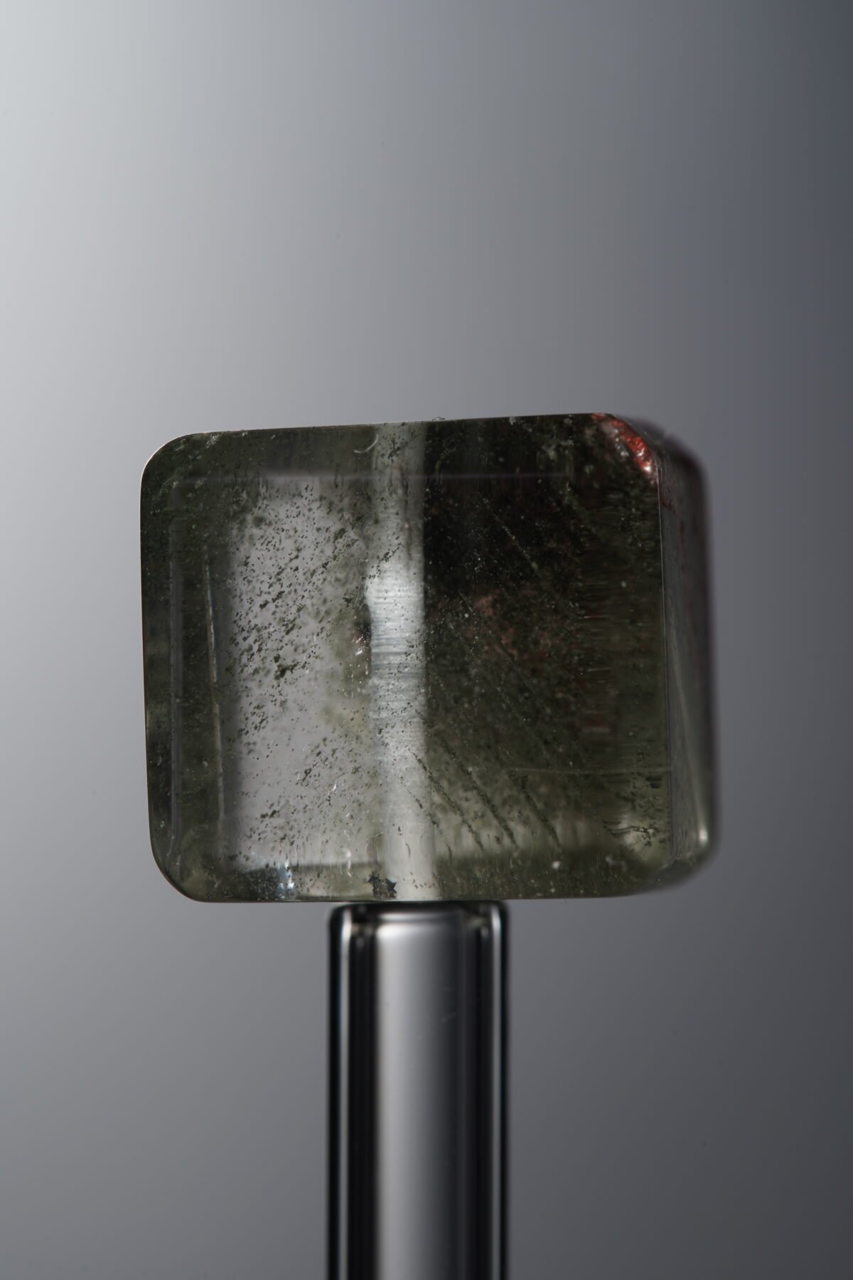 Crystal-Red&Green-Cube-14mm - Image 4