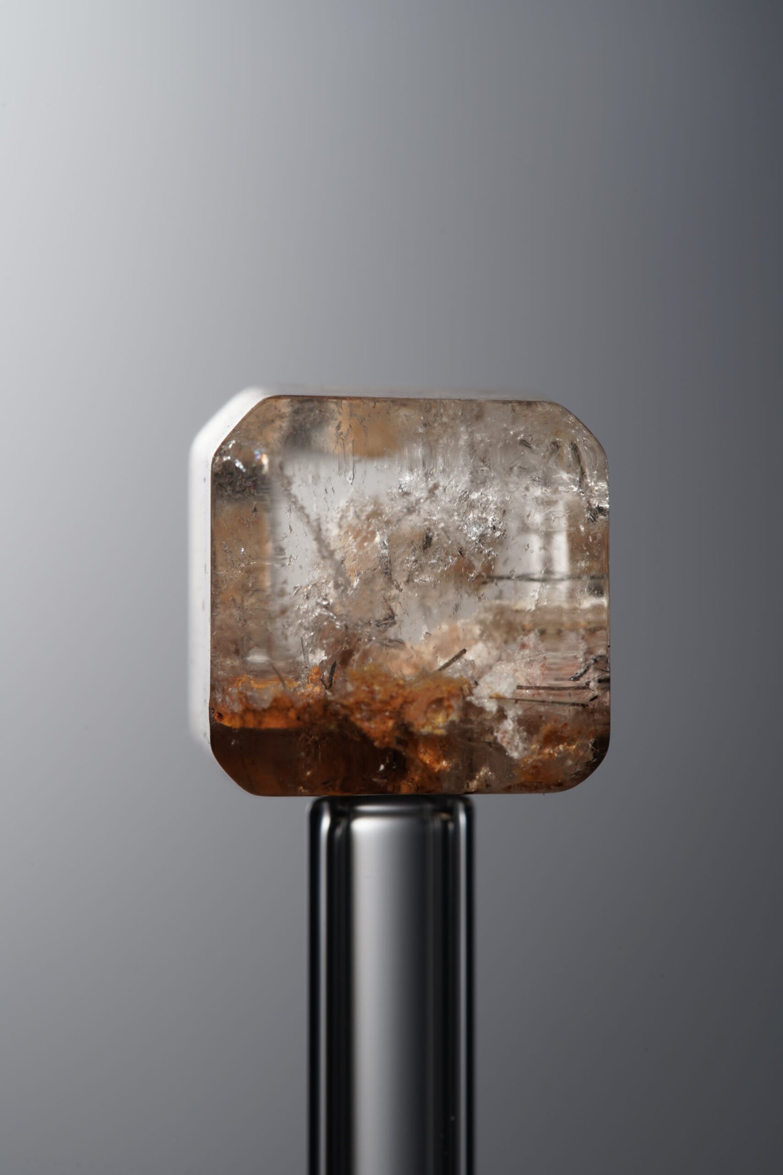 D8-421 (1) Crystal-Red-Cube-12mm - Image 1