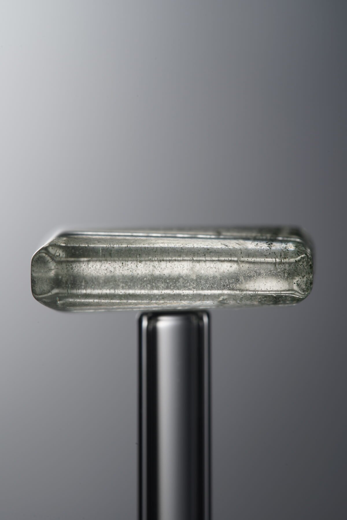 Crystal-Red-Trapezoid Plaque-19mm - Image 4