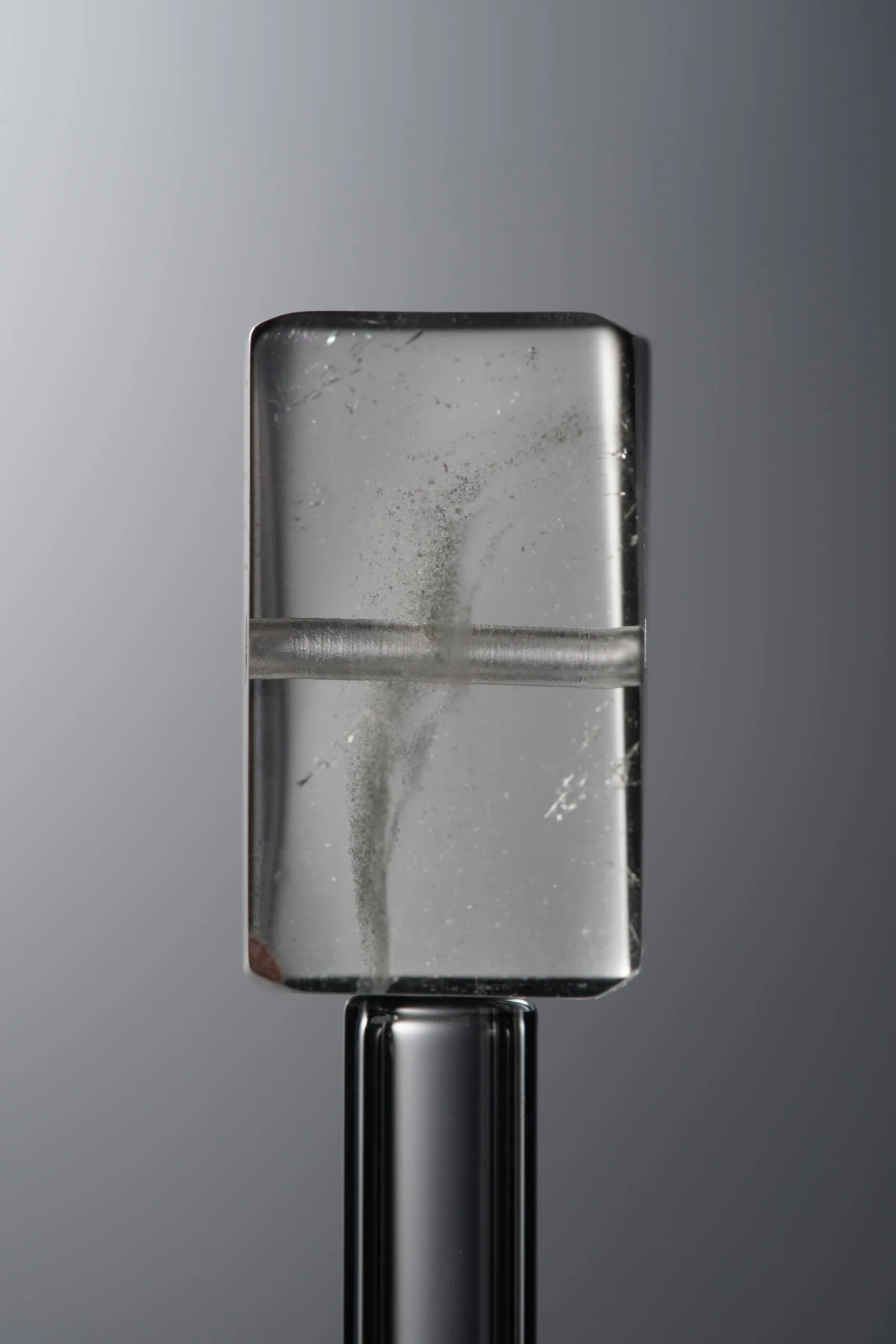 Crystal-White-Long Freeform-18mm - Image 1