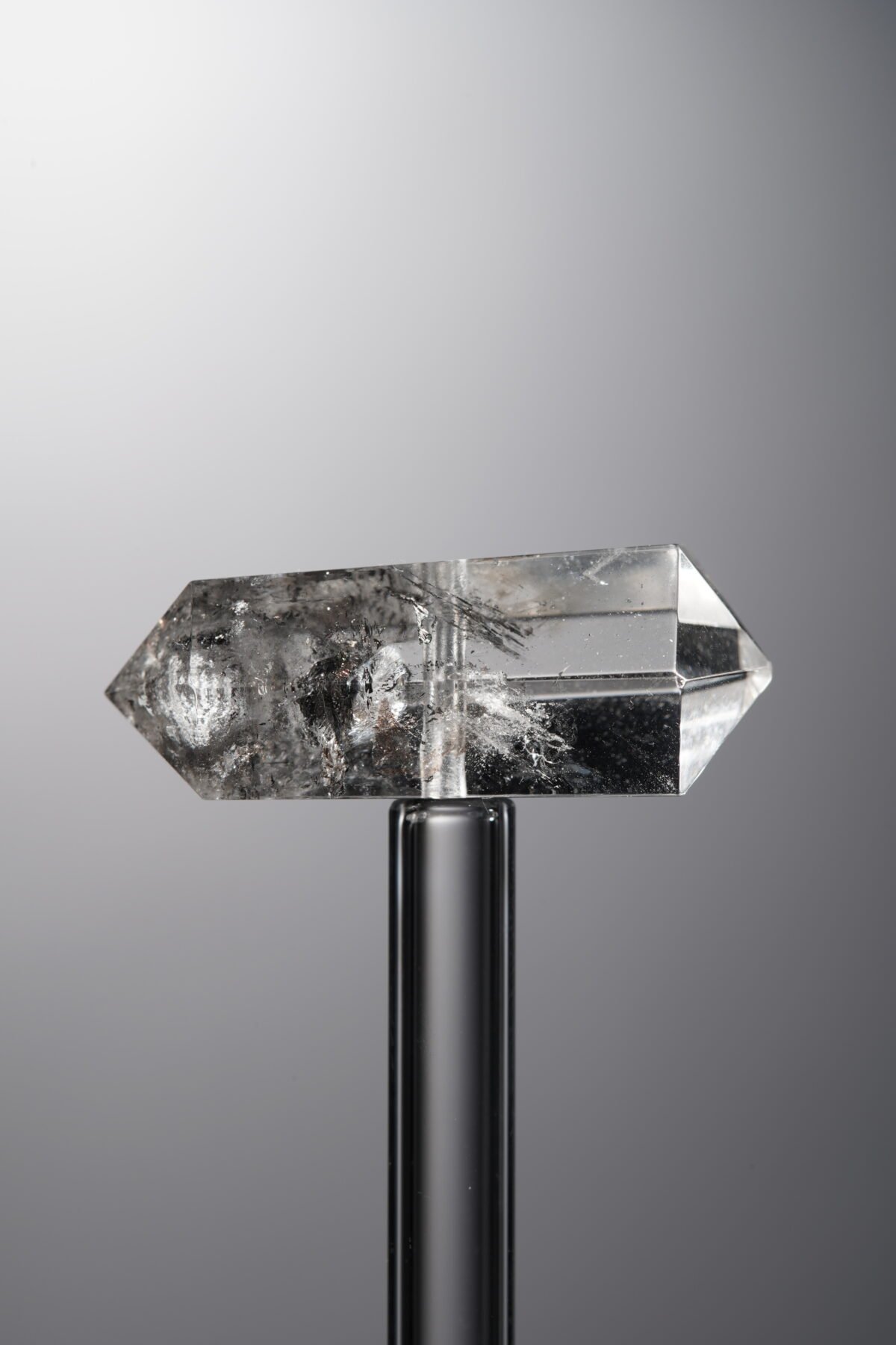 D9-531 (1) Crystal-White&Black-Double-point Rectangle Block-26mm - Image 1