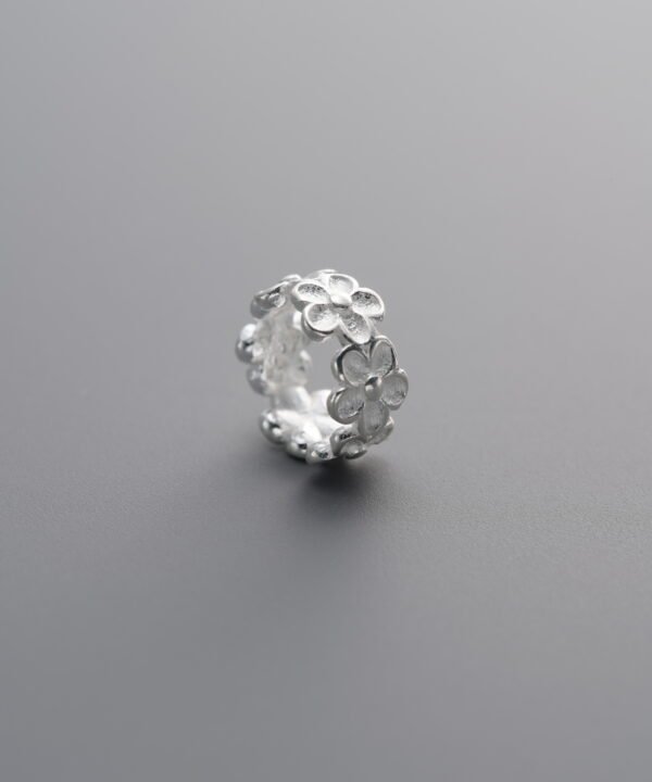 Small Floral Wreath Spacer Bead