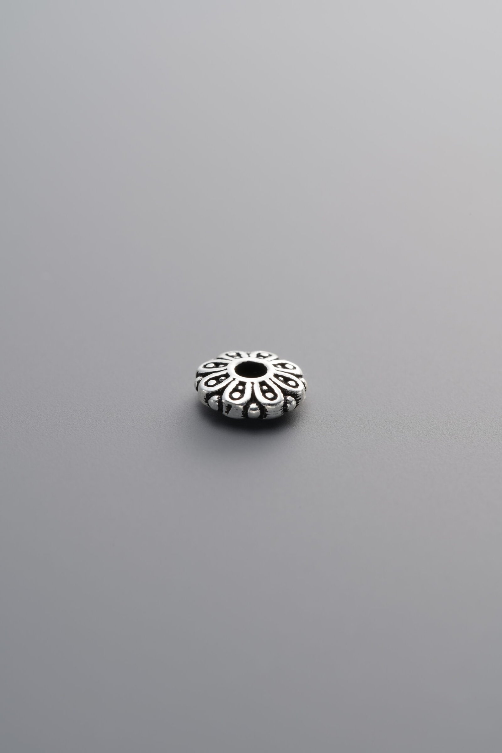 E1-34 (1) Flower Spacer Bead
