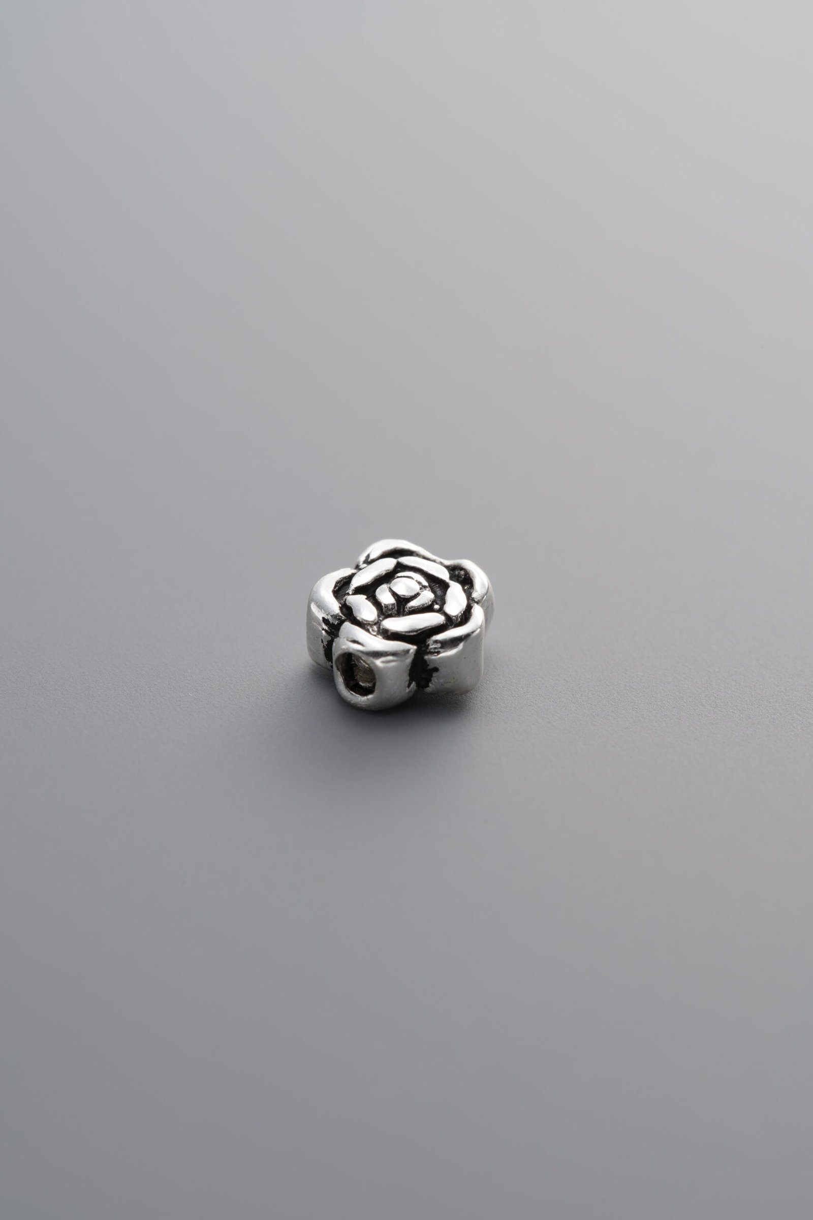 E1-41 (1) Small Flower Spacer Bead