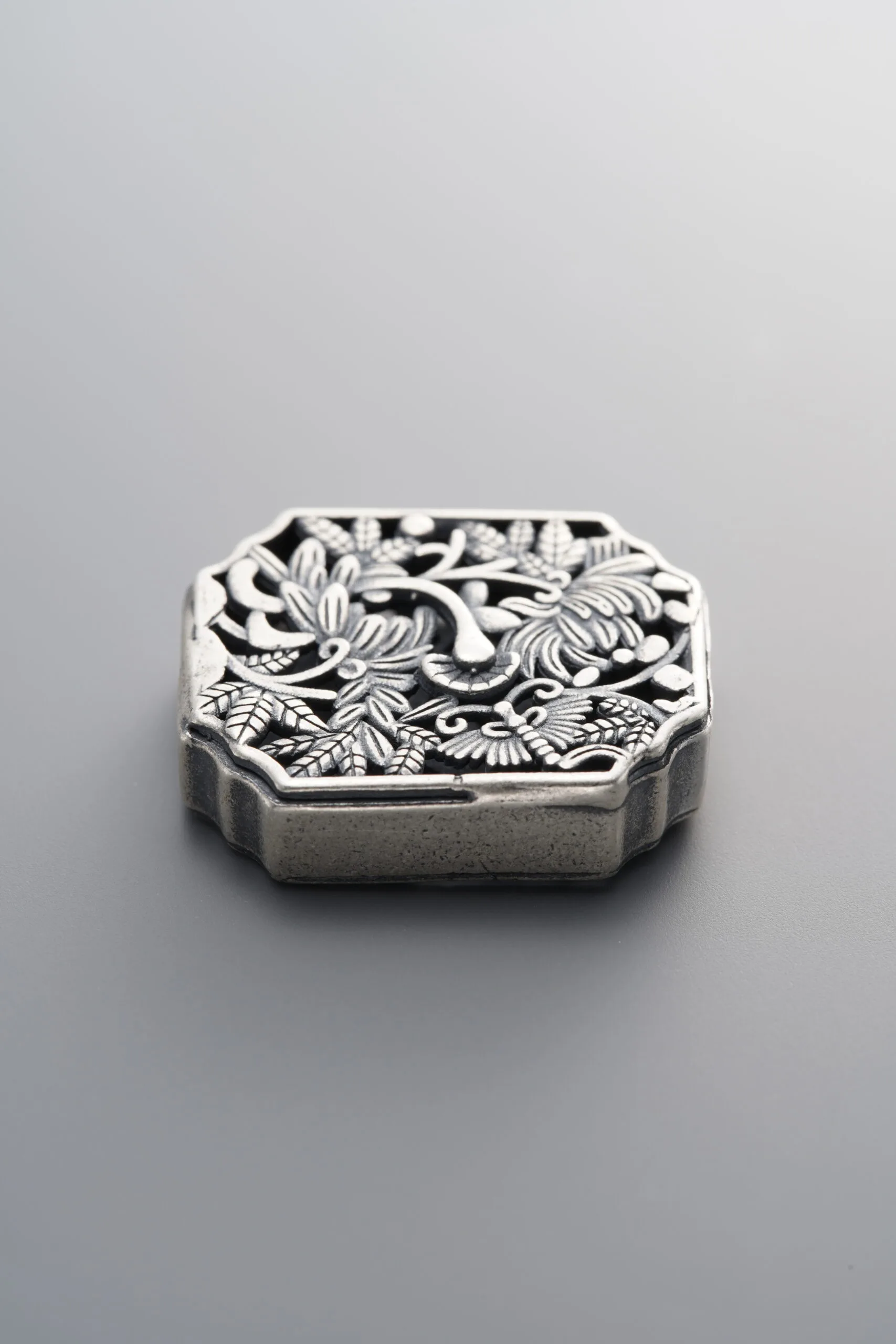 Hollowed-out-carved Square Plate