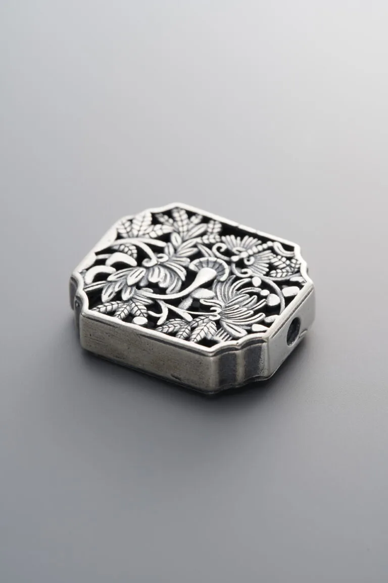 Hollowed-out-carved Square Plate