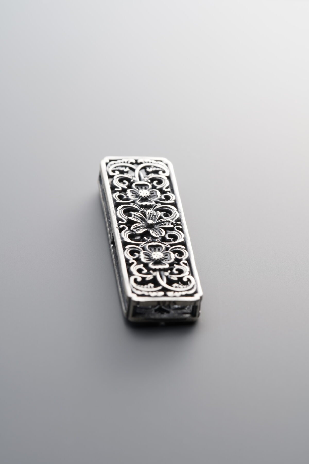 Hollowed-out-carved Rectangle Plate