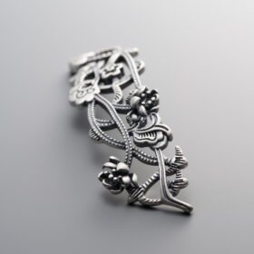 Hollowed-out-carved Hand Plate