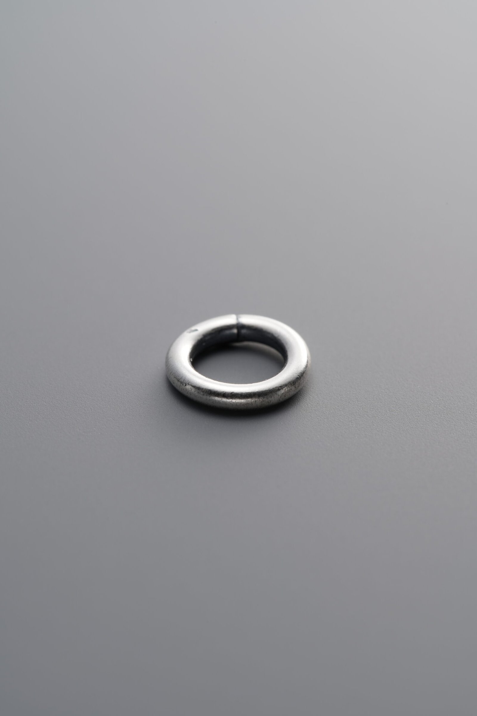 E10-44 (2) 925 Sterling Silver-Antiqued-Open Jump Ring-8mm - Image 1