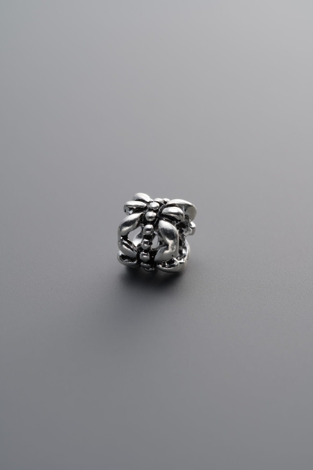 Hollowed-out T-junction Bead