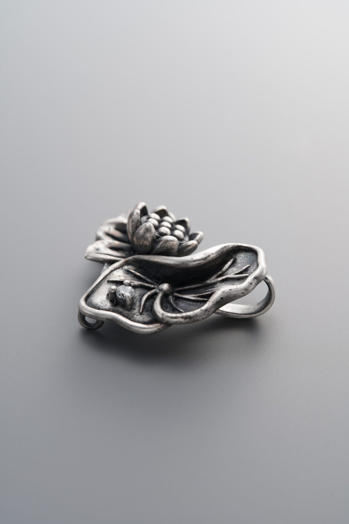 925 Sterling Silver-Antiqued-Lotus Leaf Seed Pod Pendant-23mm - Image 2