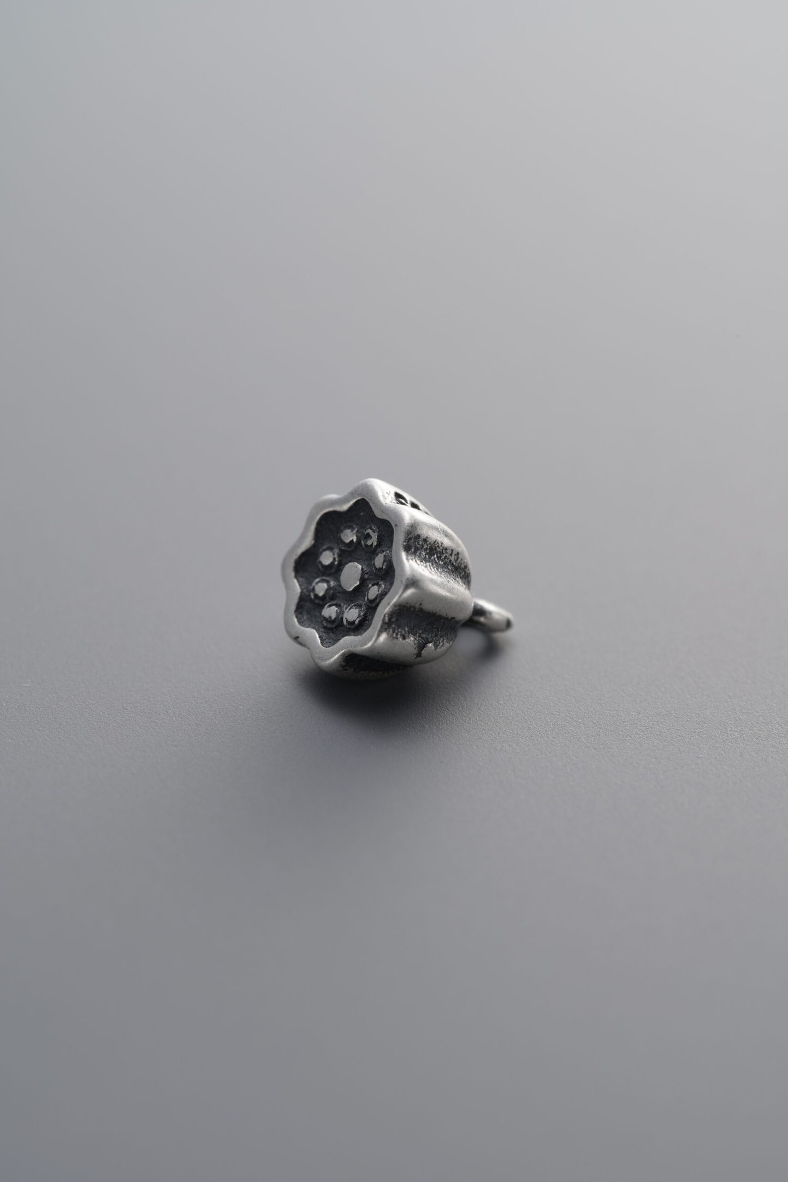 E2-61 (2) 925 Silver-Vintage-Lotus Pod Pendant-6mm - Image 1