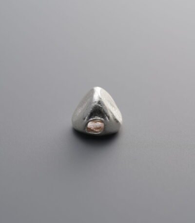 Smooth-surfaced Triangular Spacer Bead