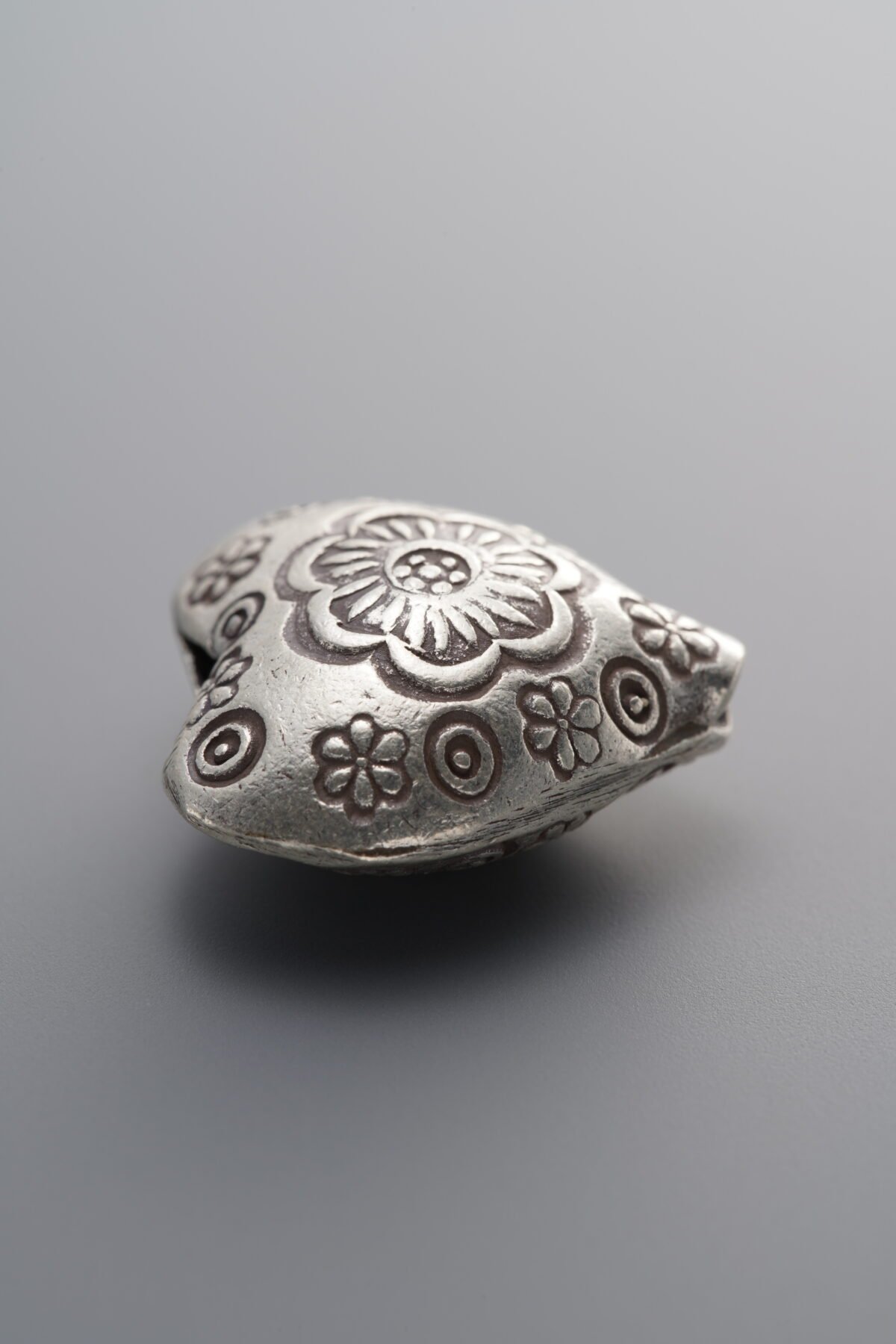 925 Sterling Silver-Antiqued-Patterned Heart Spacer Bead-16mm - Image 3