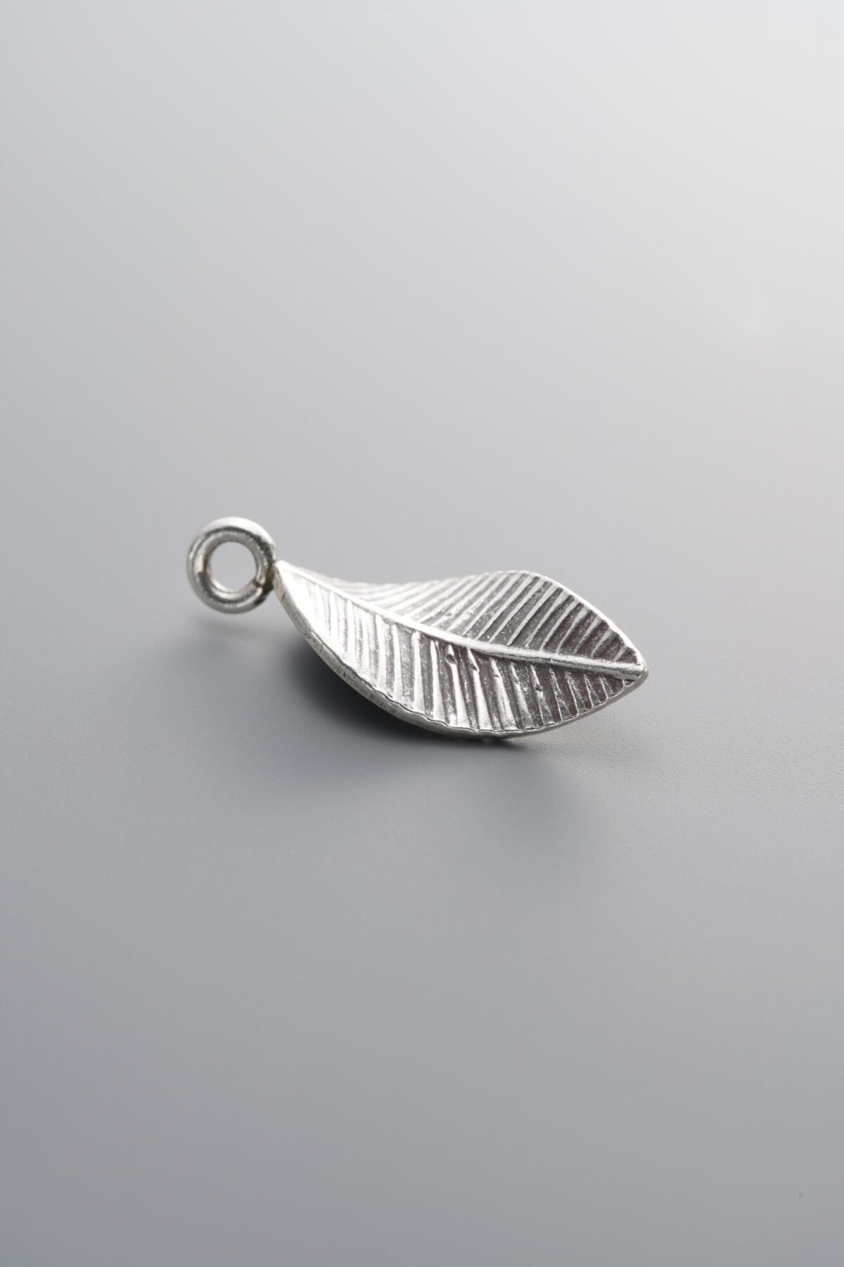 925 Sterling Silver-Antiqued-Leaf Pendant-24mm - Image 1