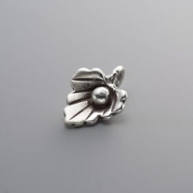 925 Sterling Silver-Antiqued-Leaf Pendant-14mm