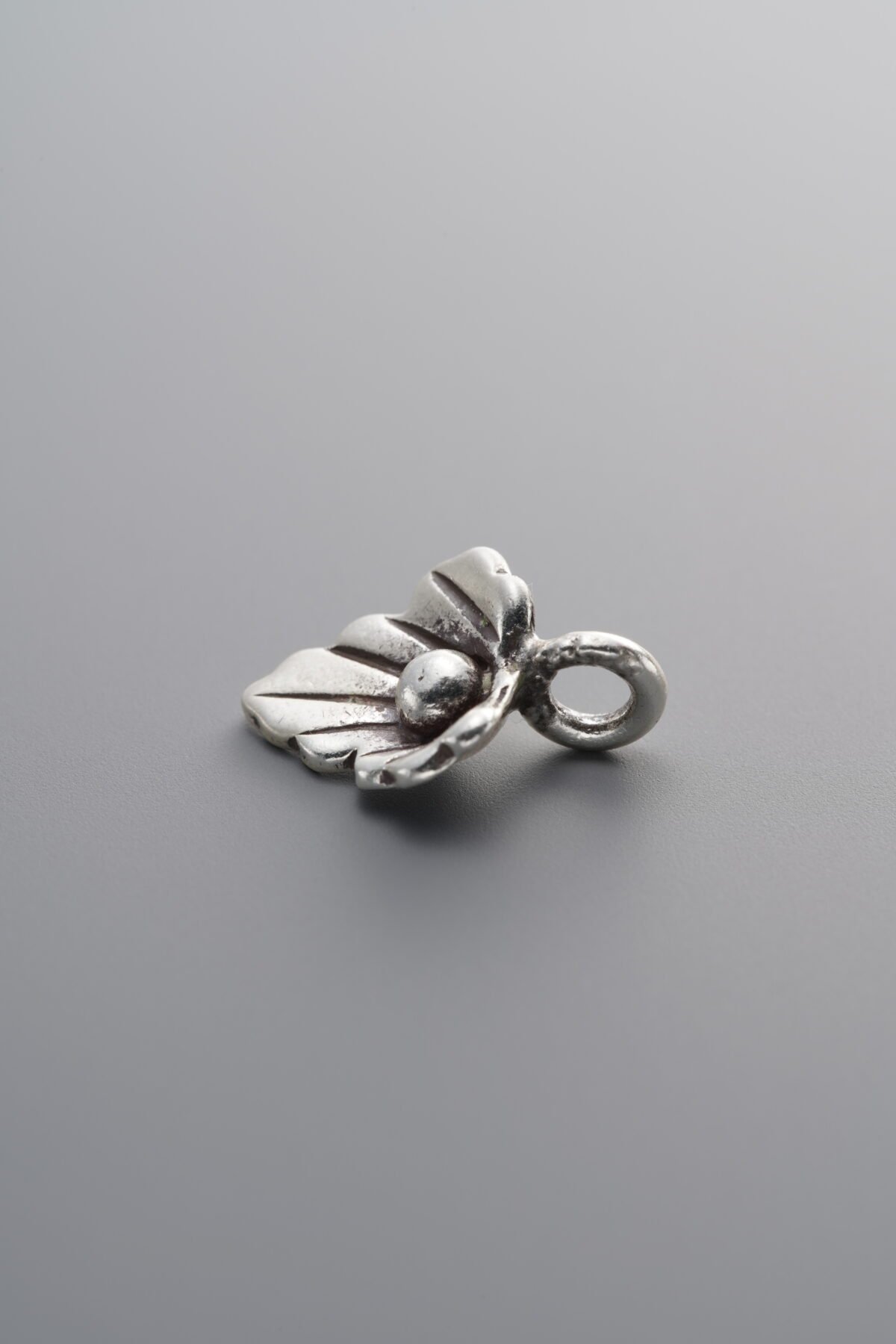 925 Sterling Silver-Antiqued-Leaf Pendant-14mm - Image 4