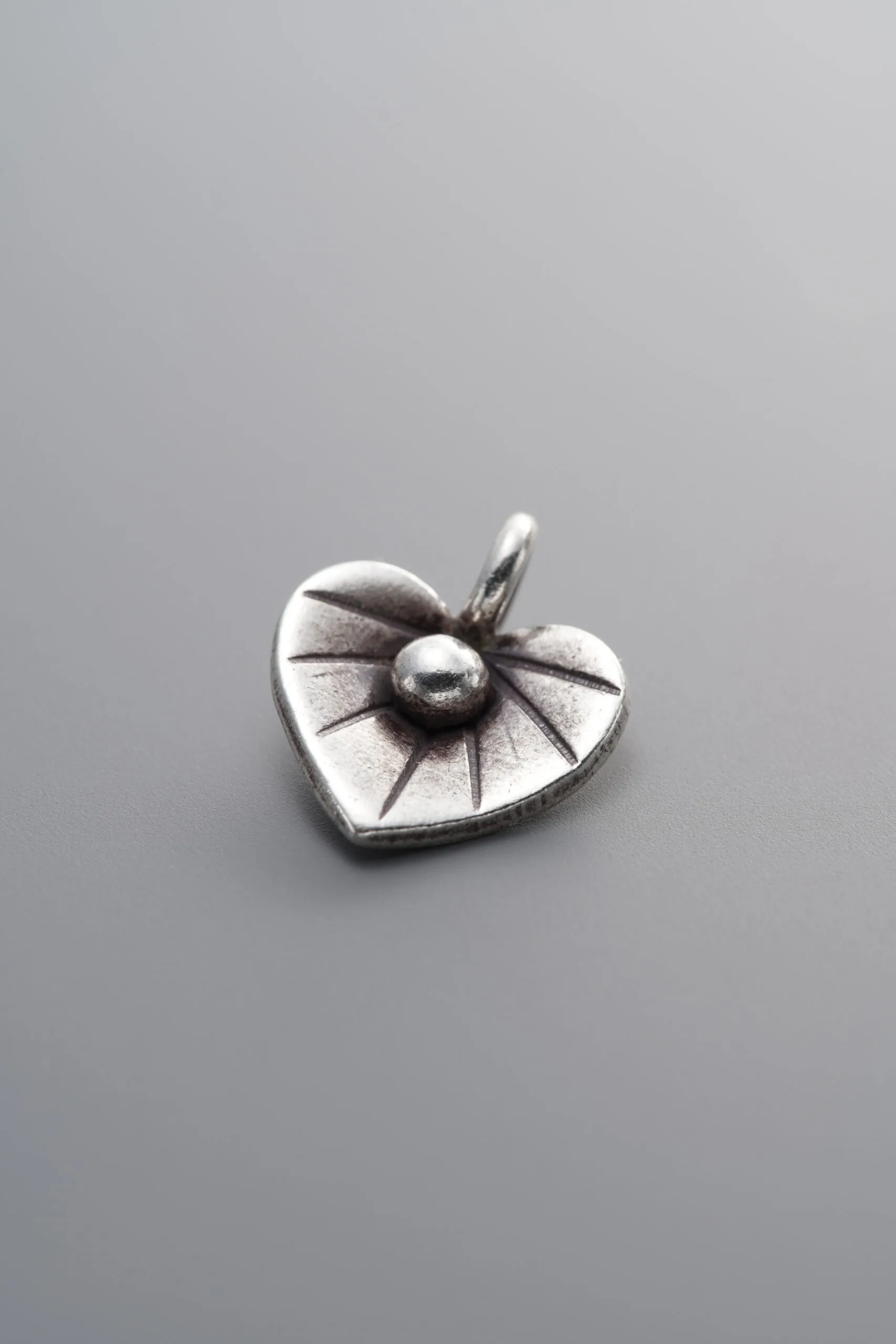 925 Sterling Silver-Antiqued-Leaf Pendant-13mm - Image 3