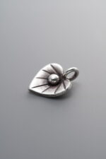 925 Sterling Silver-Antiqued-Leaf Pendant-13mm