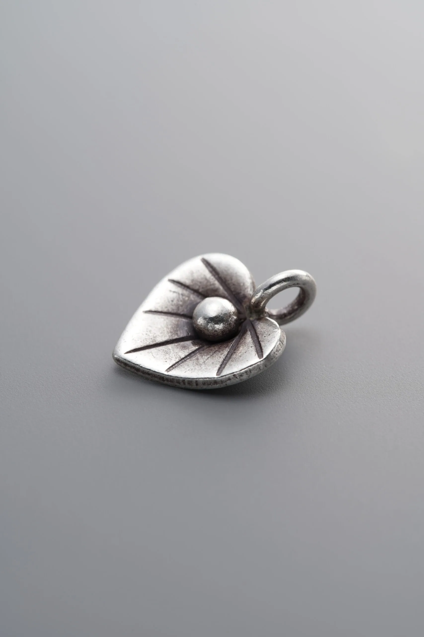 E3-22 (3) 925 Sterling Silver-Antiqued-Leaf Pendant-13mm - Image 1