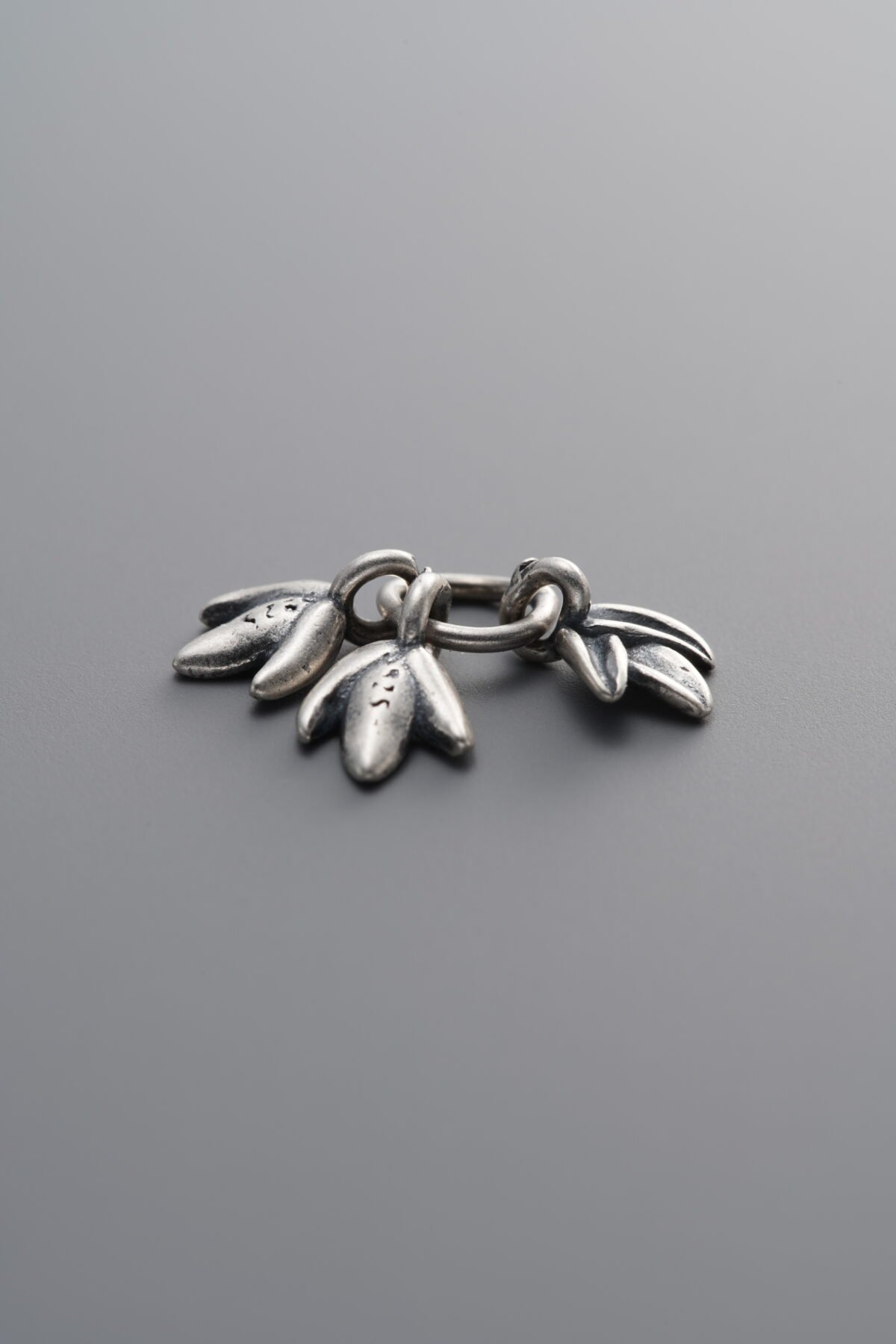 925 Sterling Silver-Antiqued-Clover Ring-13mm - Image 1