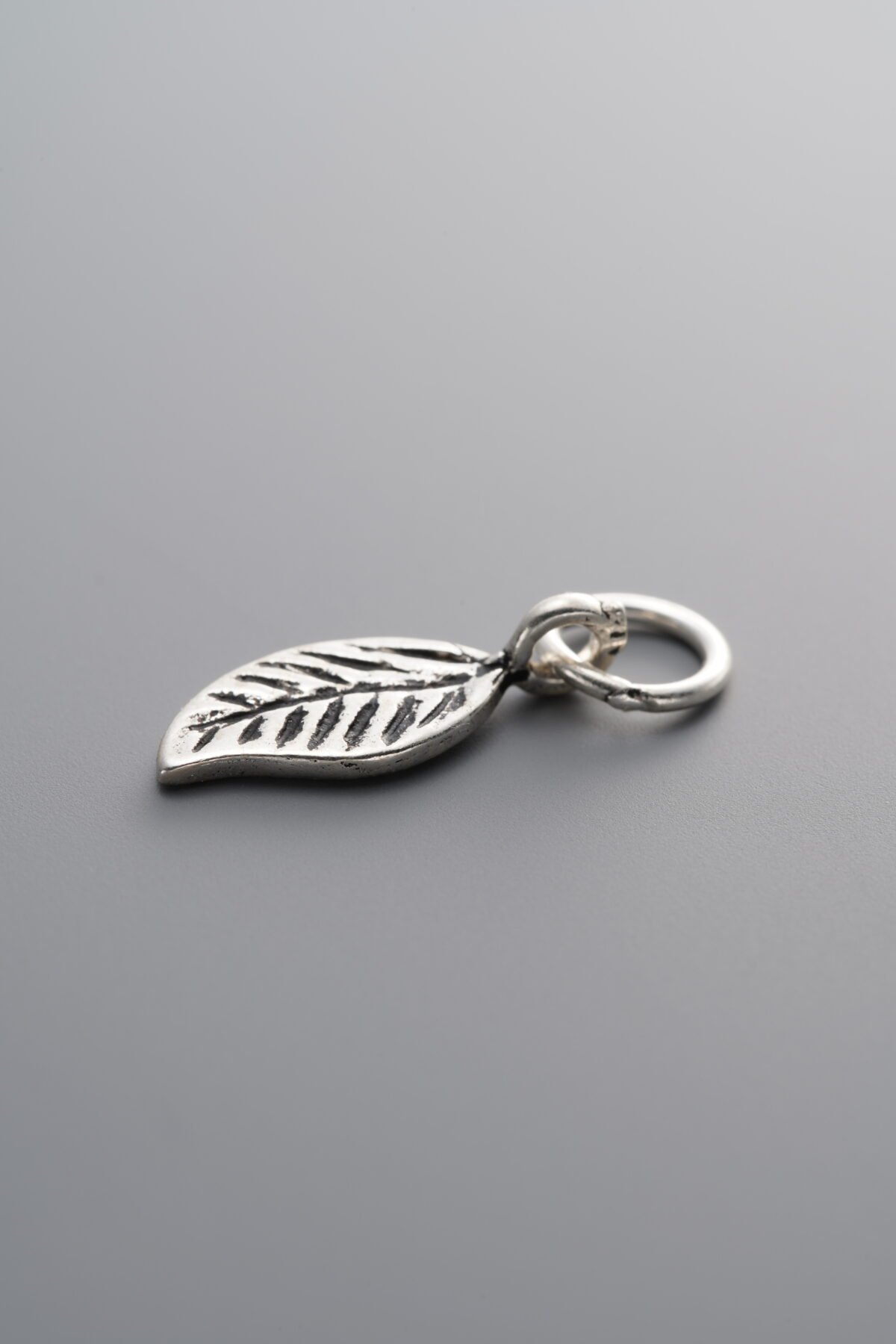925 Sterling Silver-Antiqued-Leaf Pendant-15mm - Image 4