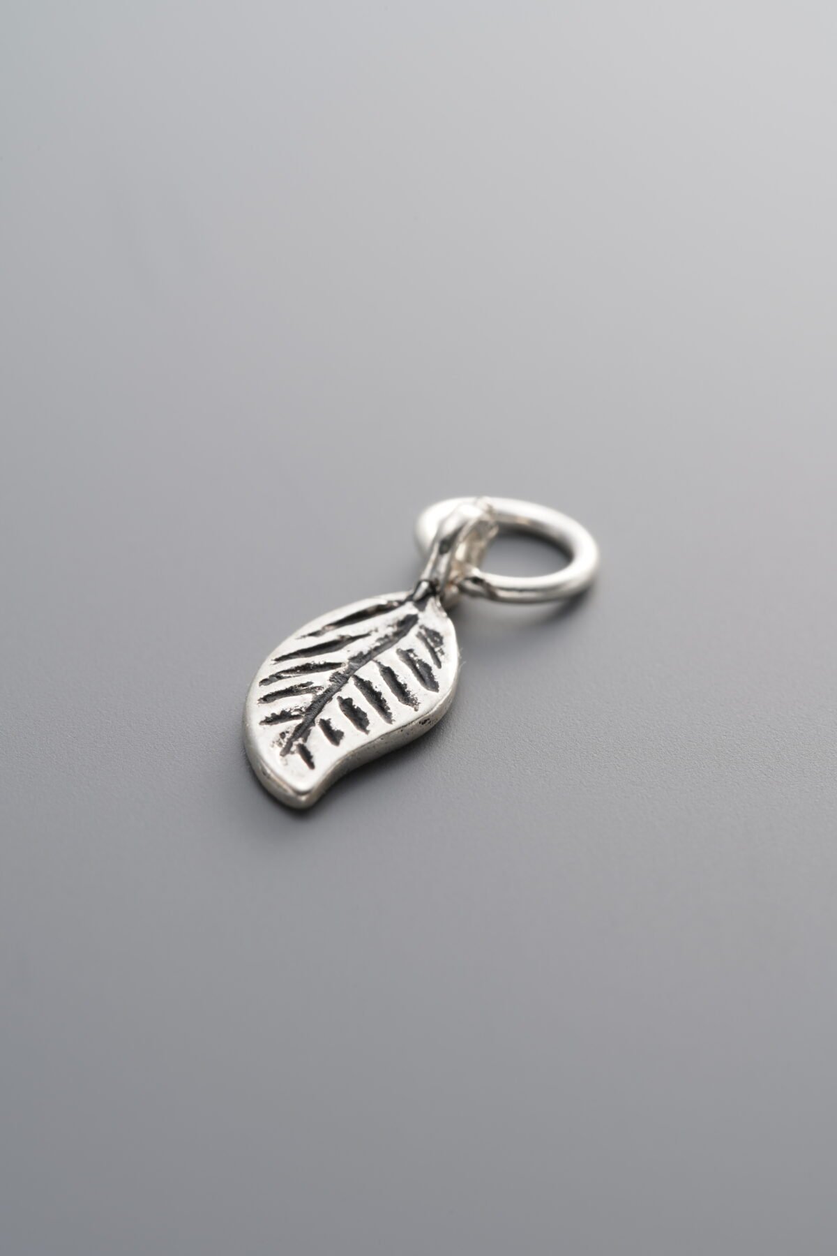 925 Sterling Silver-Antiqued-Leaf Pendant-15mm - Image 1