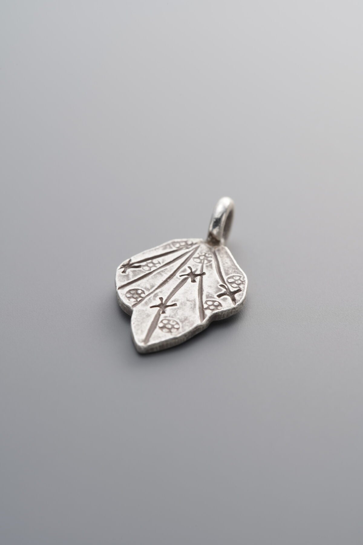 925 Sterling Silver-Antiqued-Leaf Pendant-18mm - Image 2