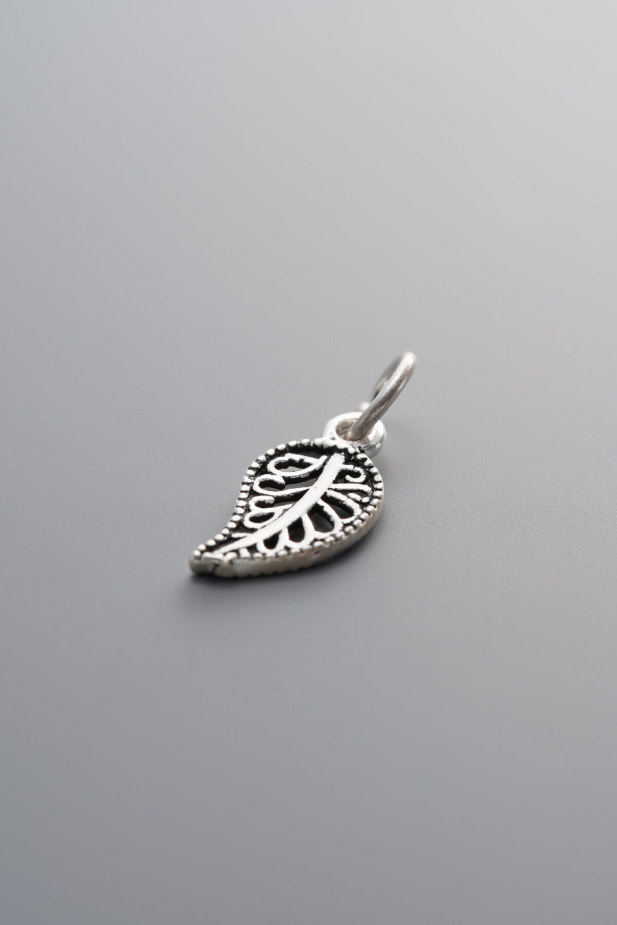 925 Sterling Silver-Antiqued-Leaf Pendant-13mm - Image 1