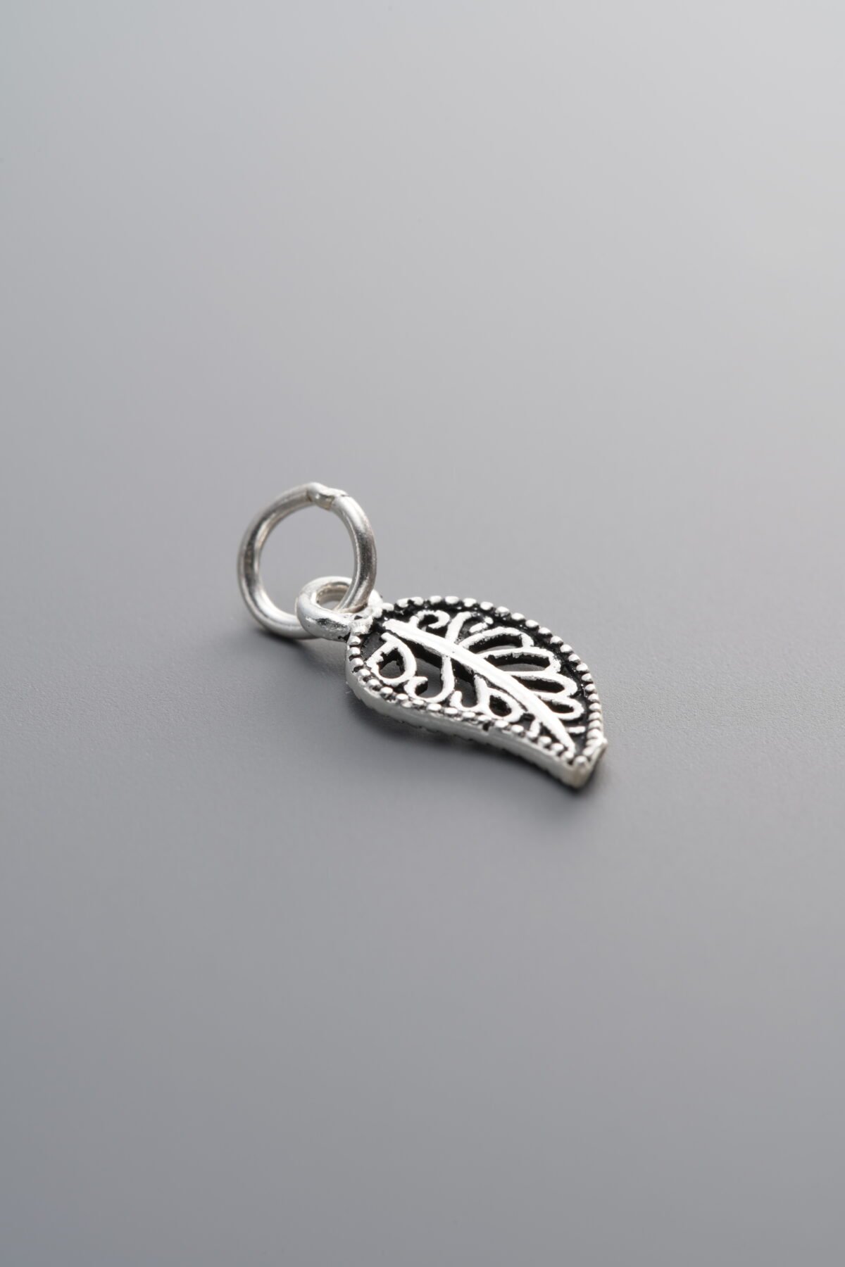 925 Sterling Silver-Antiqued-Leaf Pendant-13mm - Image 3