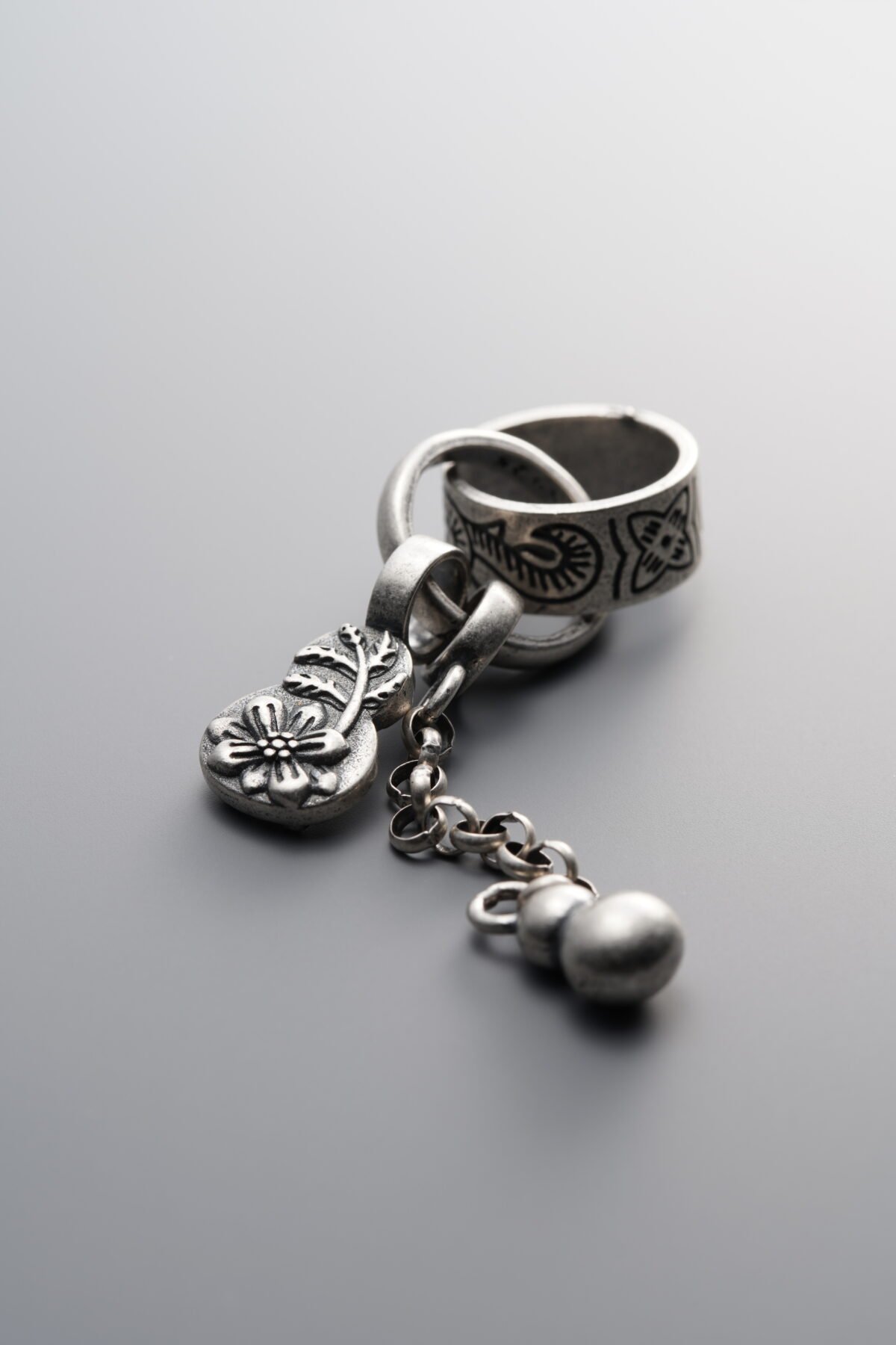 925 Sterling Silver-Antiqued-Circular Gourd Loose Slider Bail Pendant-66mm - Image 2