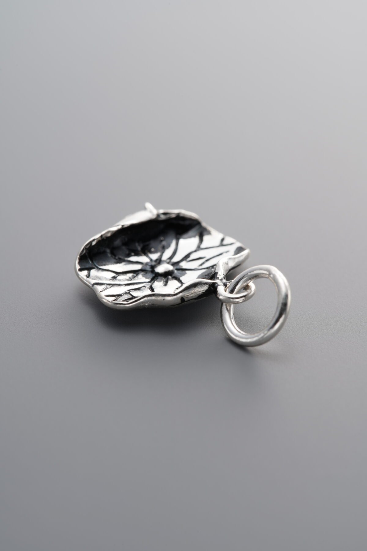 925 Sterling Silver-Antiqued-Lotus Leaf Pendant-14mm - Image 3
