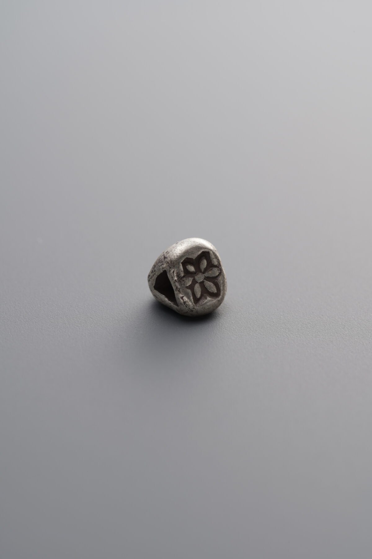 Patterned Triangle Spacer Bead
