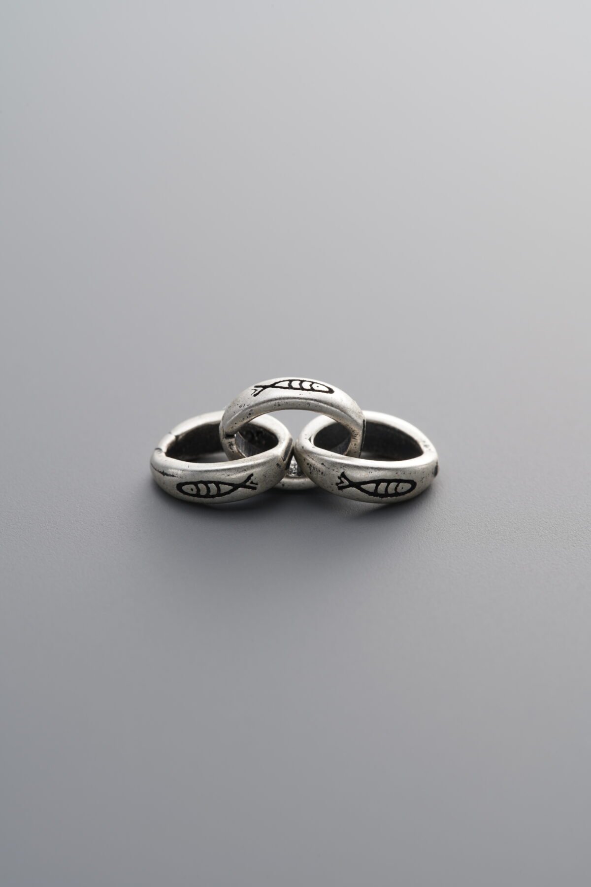 925 Sterling Silver-Antiqued-Dainty Fish Three-Ring Connector Chain-15mm - Image 2