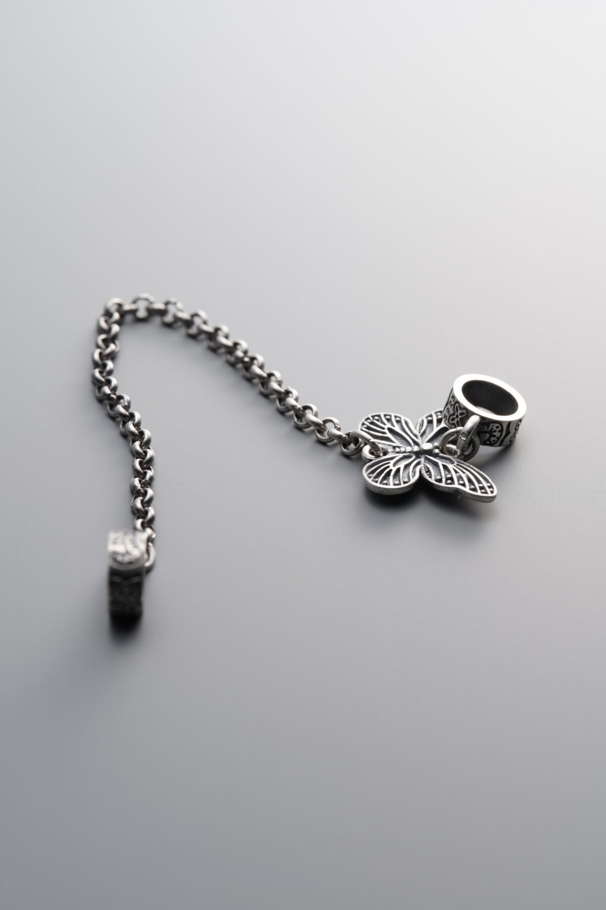 Circular Butterfly Connecting Chain