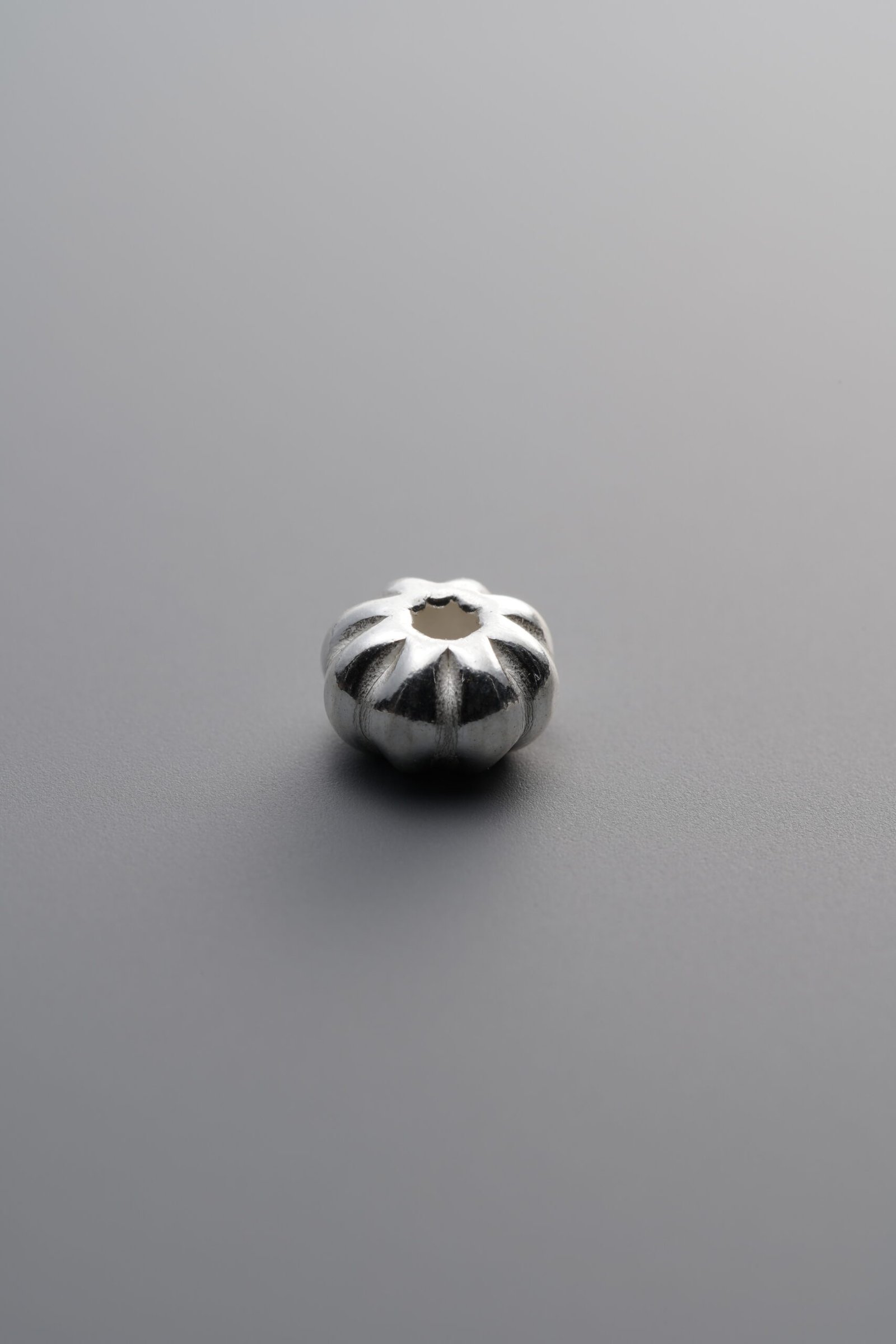 E4-64 (1) 925 Sterling Silver-Bright-Pumpkin Spacer Bead-6mm - Image 1