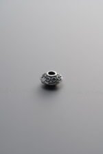 Saucer-shaped Spacer Bead