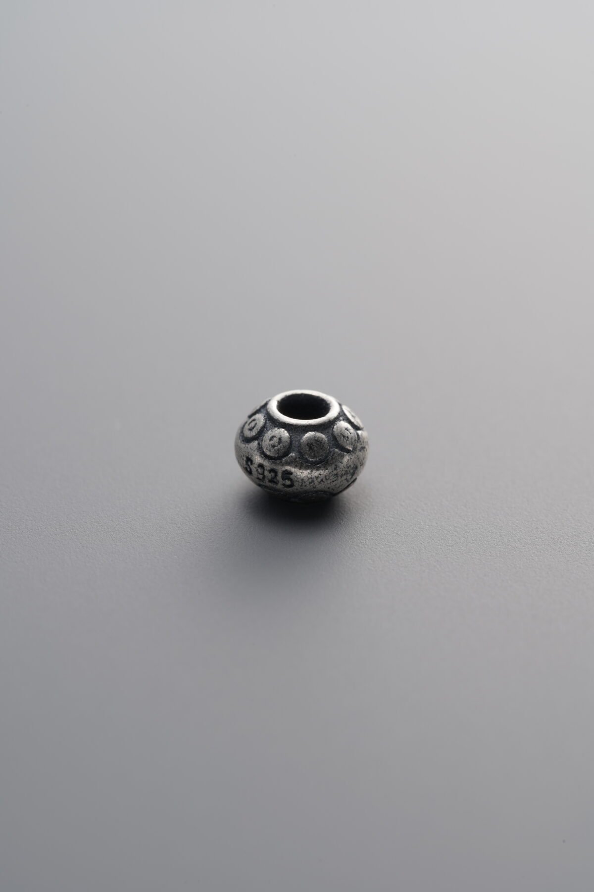 Saucer-shaped Spacer Bead
