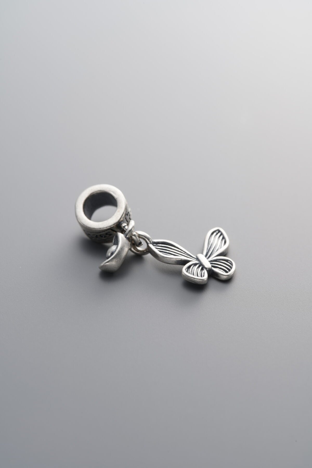 925 Sterling Silver-Antiqued-Butterfly Round Pendant-23mm - Image 3